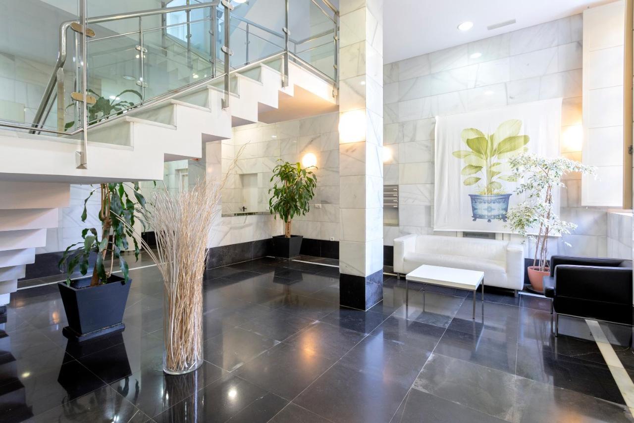 Acogedor Apartamento Junto A La Catedral By Rent Me 말라가 외부 사진